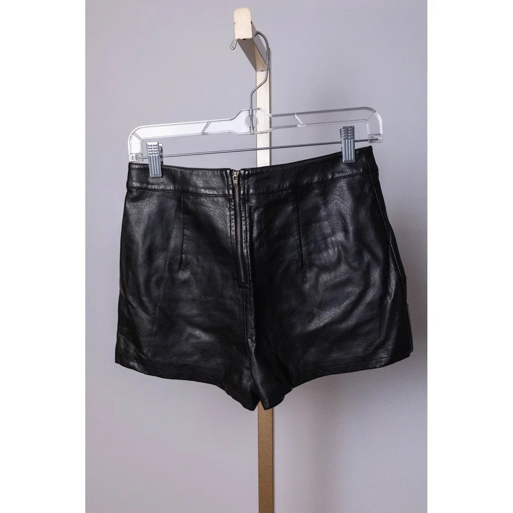 Forever 21 Women's Black Faux Leather Shorts High Rise Vegan Leather Size S